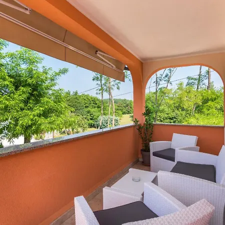 Luxurious Holiday In With Swimming Pool