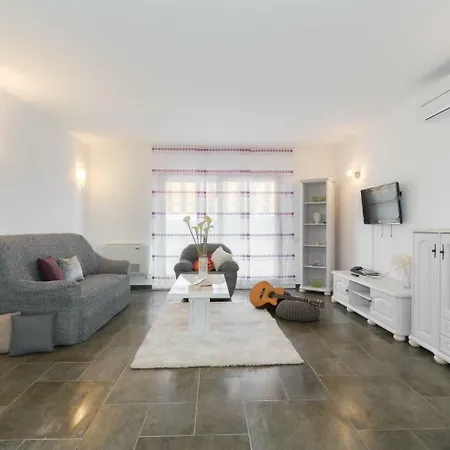 Luxurious Holiday In With Swimming Pool Holiday home *
