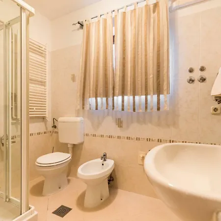 펜션 Luxurious Holiday In With Swimming Pool *