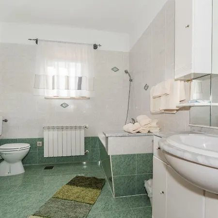 Luxurious Holiday In With Swimming Pool * Nedescina