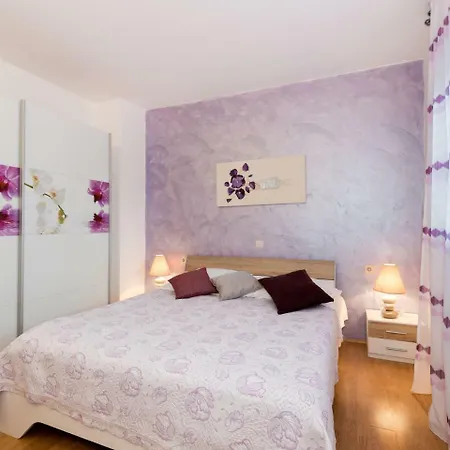 Luxurious Holiday In With Swimming Pool Holiday home *
